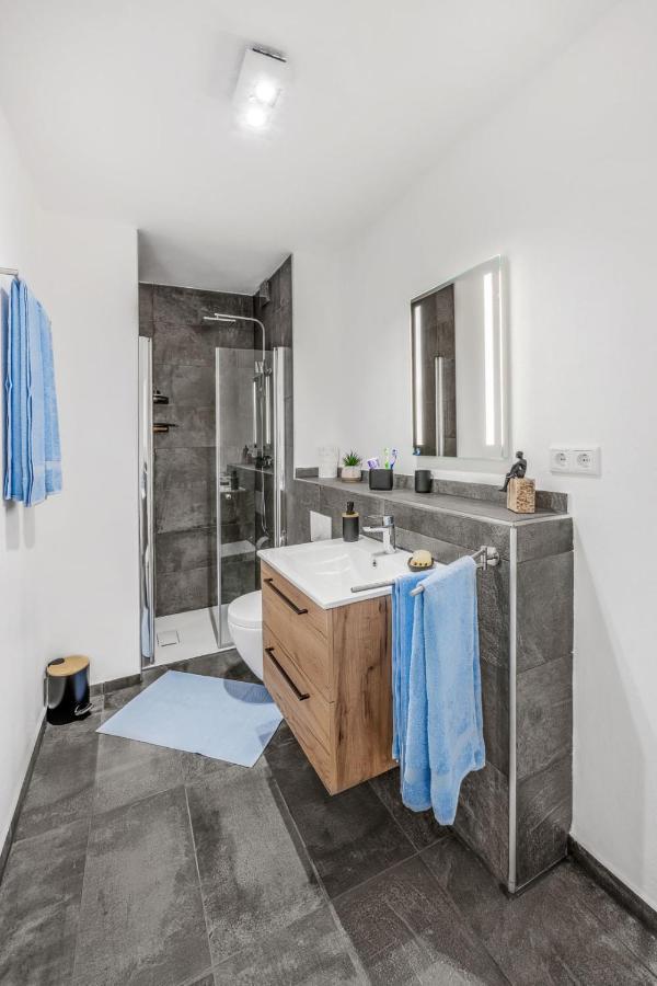 Cityoase Im Zentrum Mit 24-7 Self Check-In, Wlan & Smart Tv Kiel Bagian luar foto